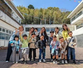 遊んで泊まれる小学生🏫

親子でも楽しめるコンテンツがたくさん！
普通の学校とは一味も二味も違う
楽しみがります😊✨

ぜひ遊びに来て下さい！

#カタショー #遊んで泊まれる小学校 #貸切 #合宿 #黒板アート #インスタ映えスポット #インスタ映え #コスプレ #コスプレ撮影 #静岡旅行 #ワーケーション #牧之原 #観光スポット #観光 #宿泊 #泊まれる学校 #静岡#合宿 #大学生 #大学生旅行 #学生旅行 #国内旅行 #合宿 #静岡 #静岡観光 #かた小 #ゼミ合宿 #給食#体育#自然#エモい